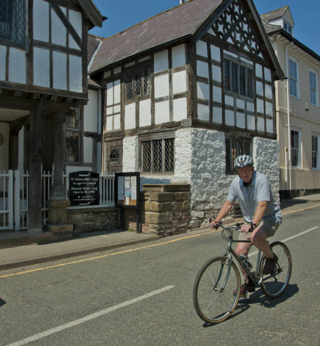 Bicycle ride through ruthin