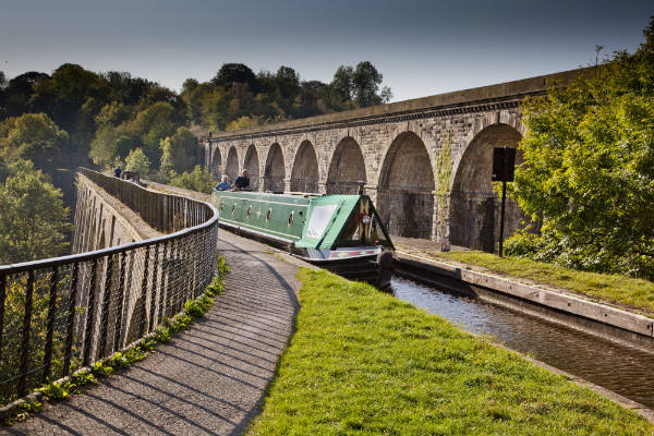Chirk canal boat and viaduct